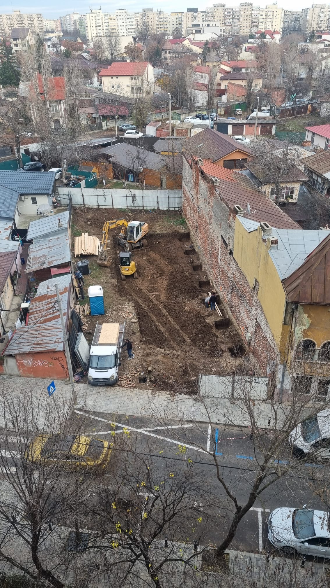 Vedere de sus a șantierului în construcție